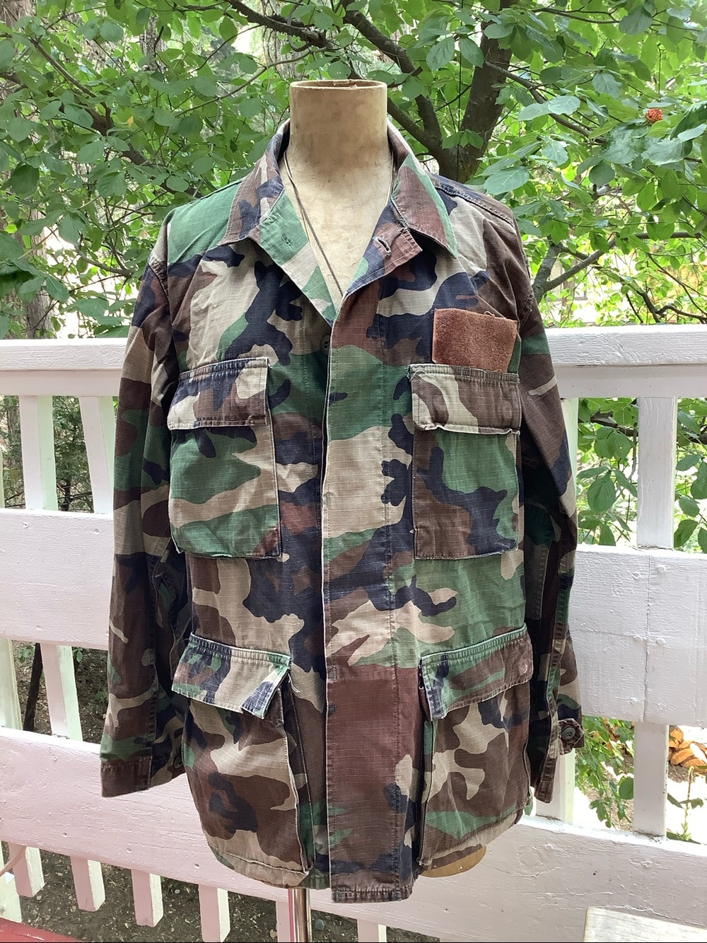 1980s Vintage U.S. Army Woodland Combat Coat Small